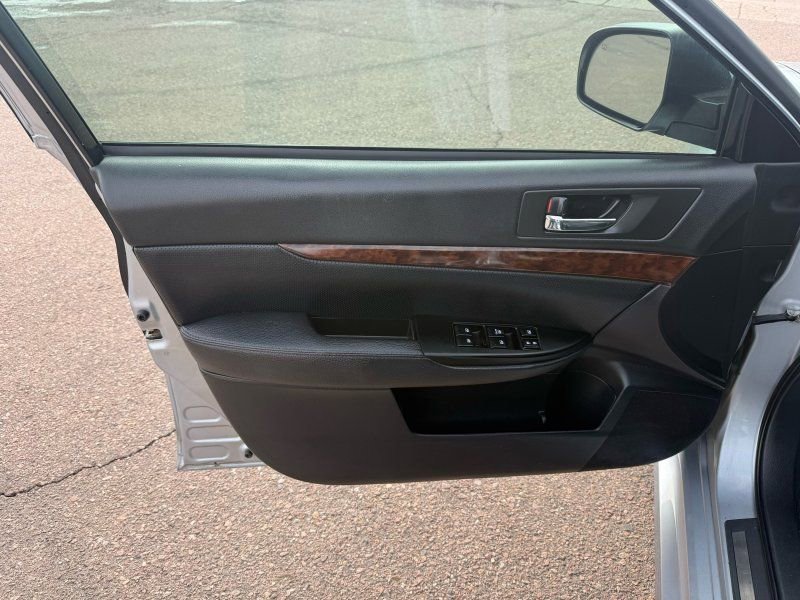 Used 2014 Subaru Legacy 2.5i Limited image 10