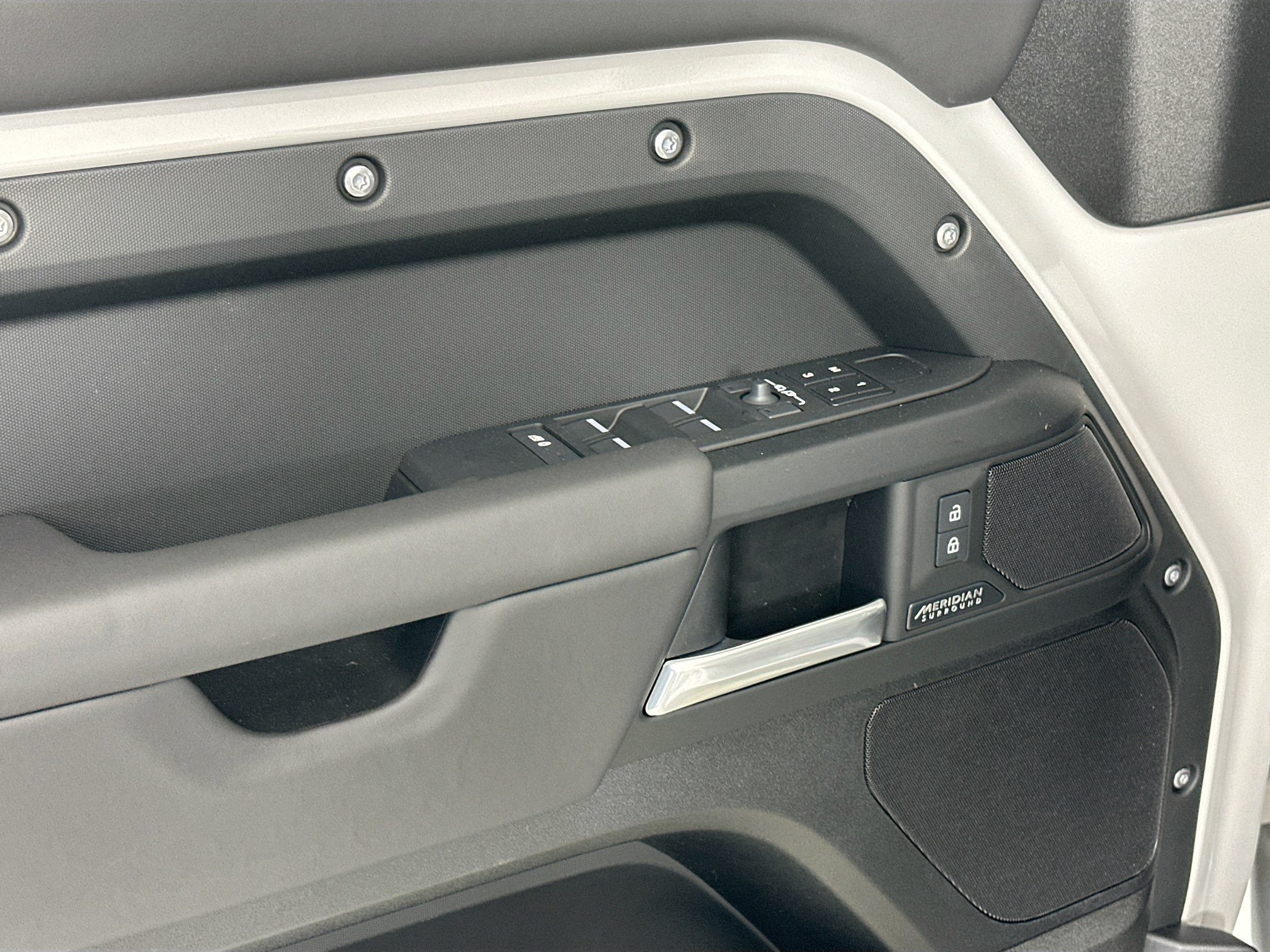 New 2026 Land Rover Defender 130 X-Dynamic SE AWD/4WD image 15
