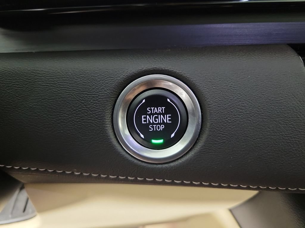 Certified 2024 Cadillac Escalade Premium Luxury AWD/4WD image 31