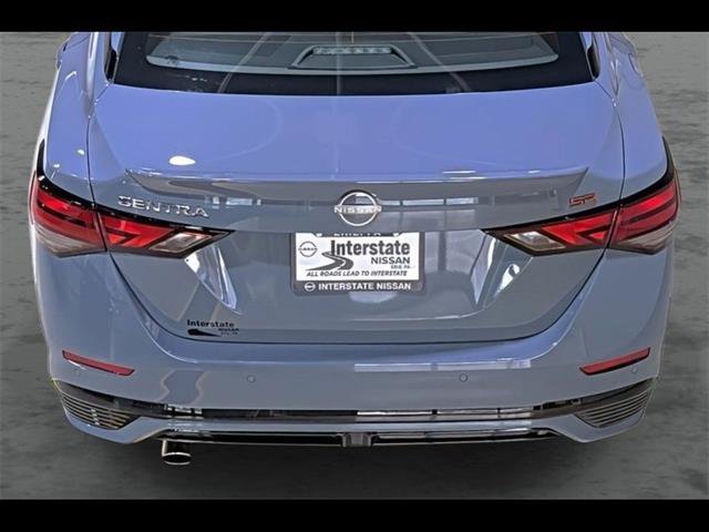 Used 2025 Nissan Sentra SR FWD image 11