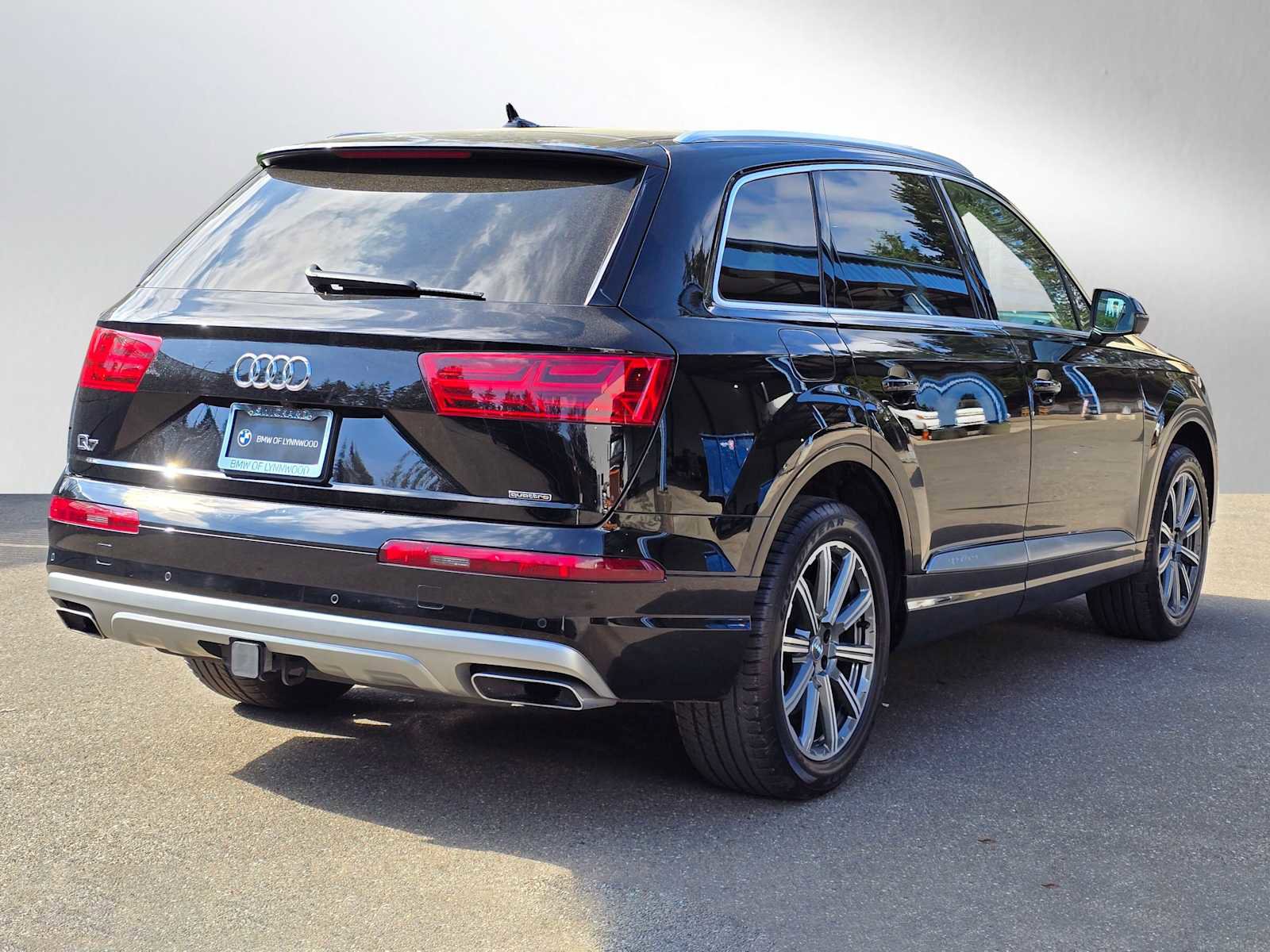 Used 2017 Audi Q7 2.0T Premium Plus AWD/4WD image 3