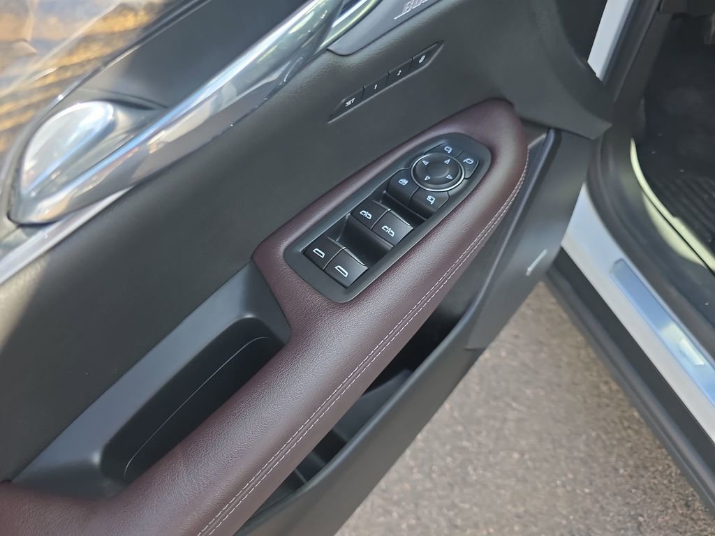 Used 2023 Cadillac XT6 Premium Luxury w/ Technology Package AWD/4WD image 11