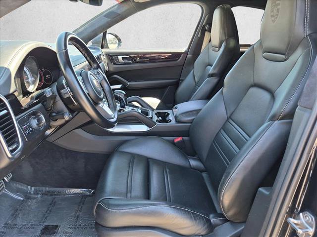 Used 2022 Porsche Cayenne Turbo AWD/4WD image 17
