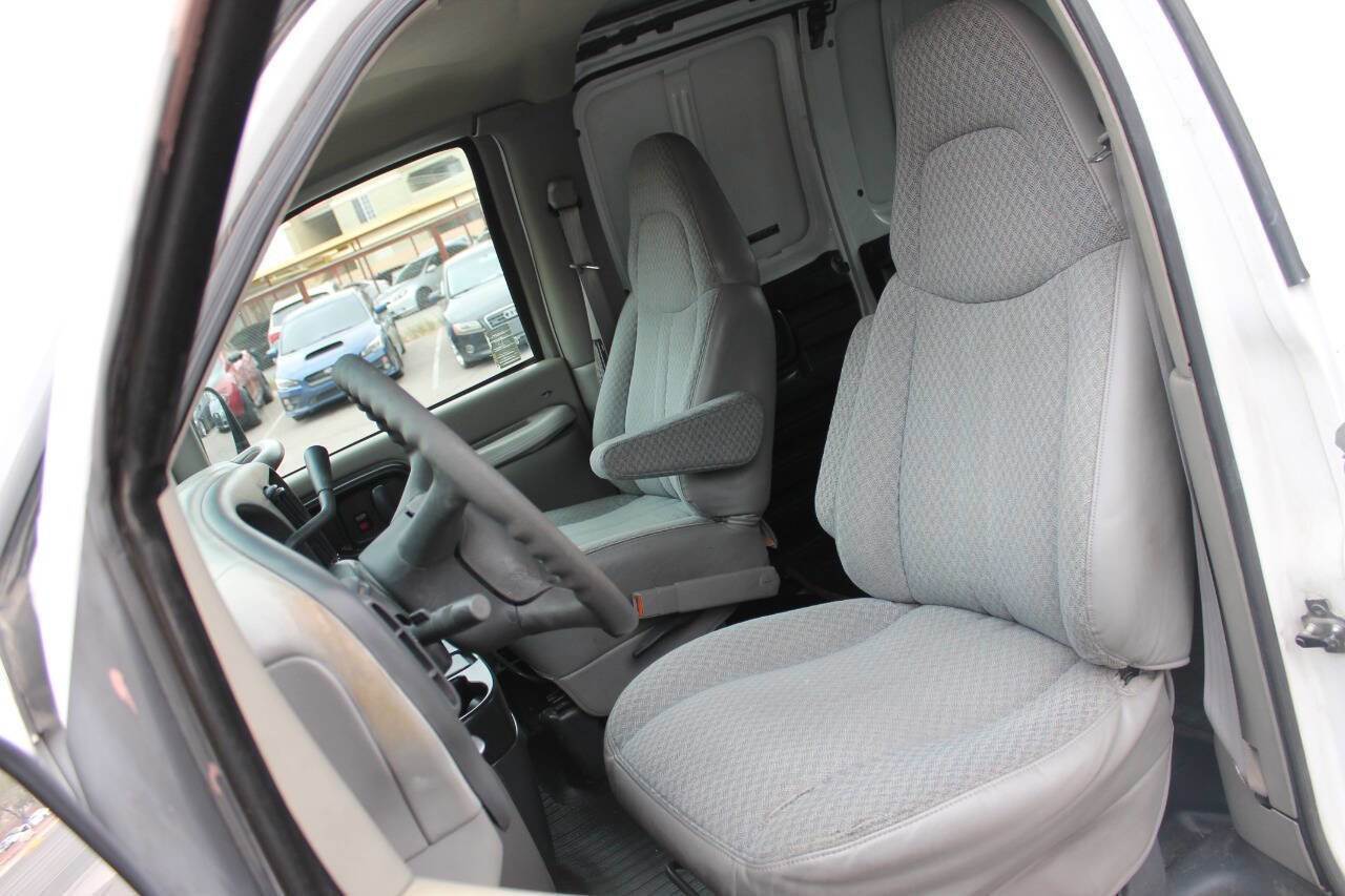 Used 1998 GMC Savana 2500 image 15