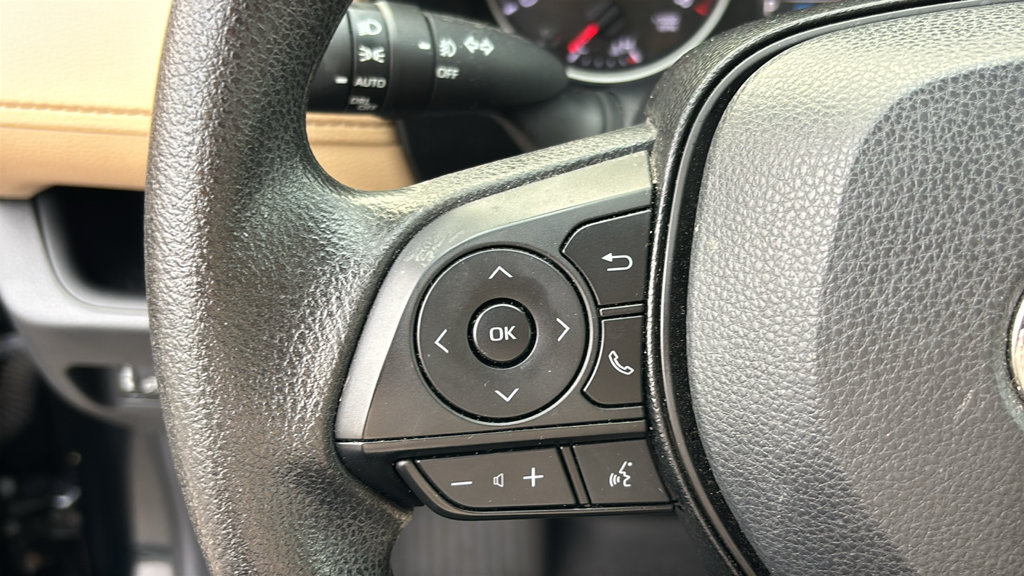 Used 2020 Toyota RAV4 XLE w/ Convenience Package AWD/4WD image 18
