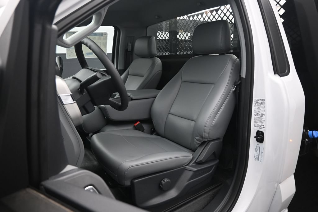 New 2026 Ford F450 XL w/ XL Chrome Package RWD image 8