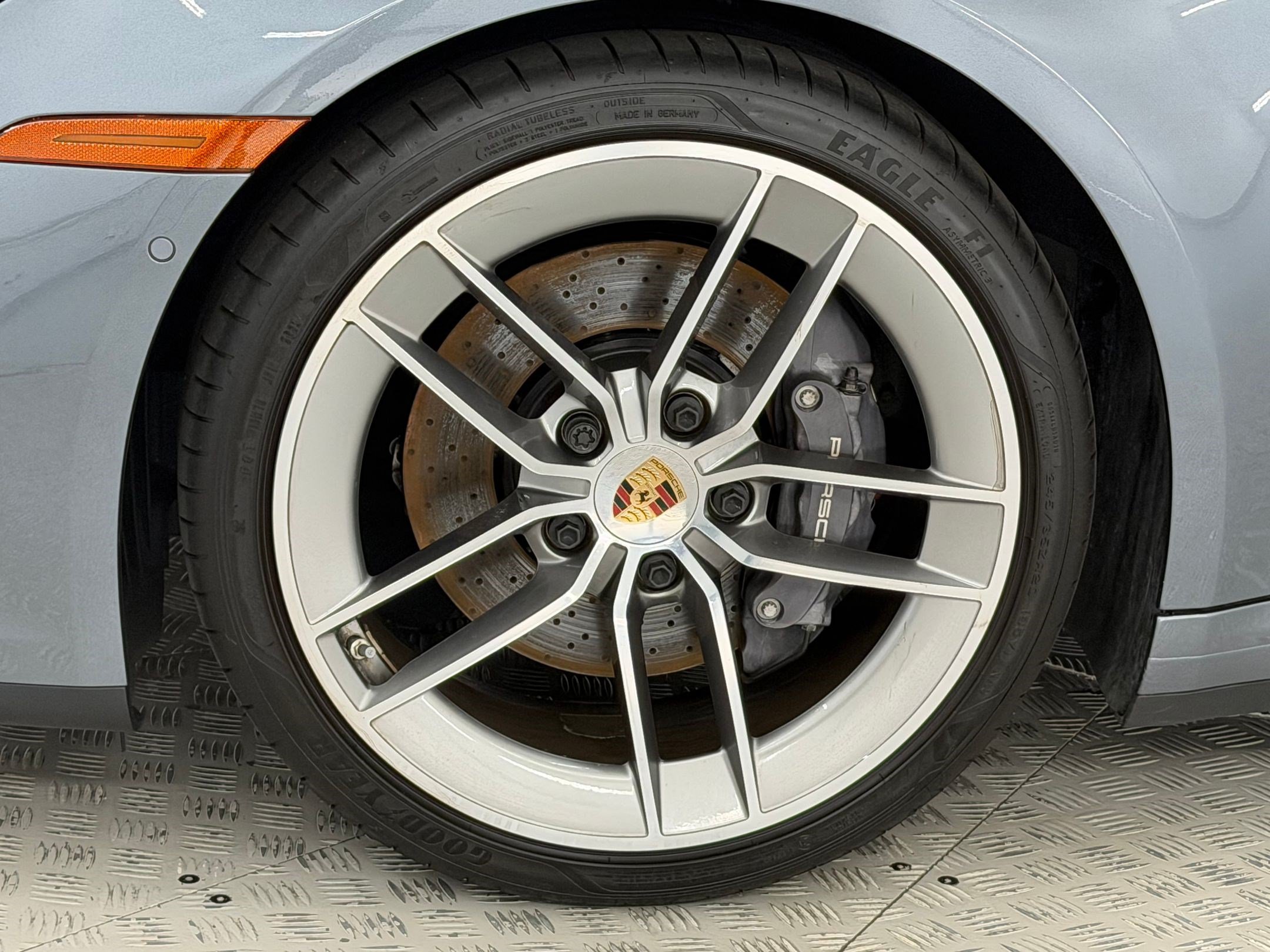 Certified 2025 Porsche 911 Carrera RWD image 13