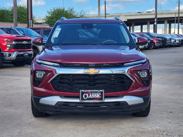 Used 2025 Chevrolet TrailBlazer LT FWD image 2