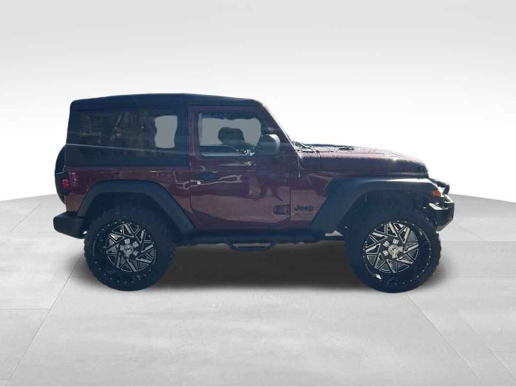 Used 2022 Jeep Wrangler Willys image 6