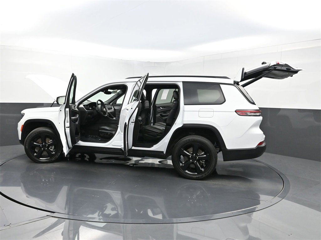 Used 2023 Jeep Grand Cherokee L Laredo image 40