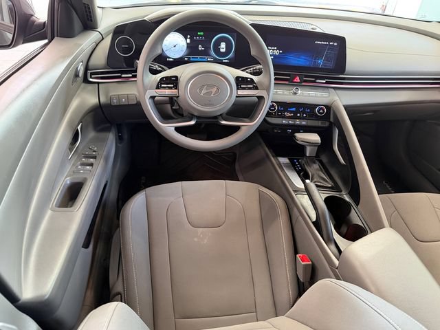 Used 2024 Hyundai Elantra SEL FWD image 8