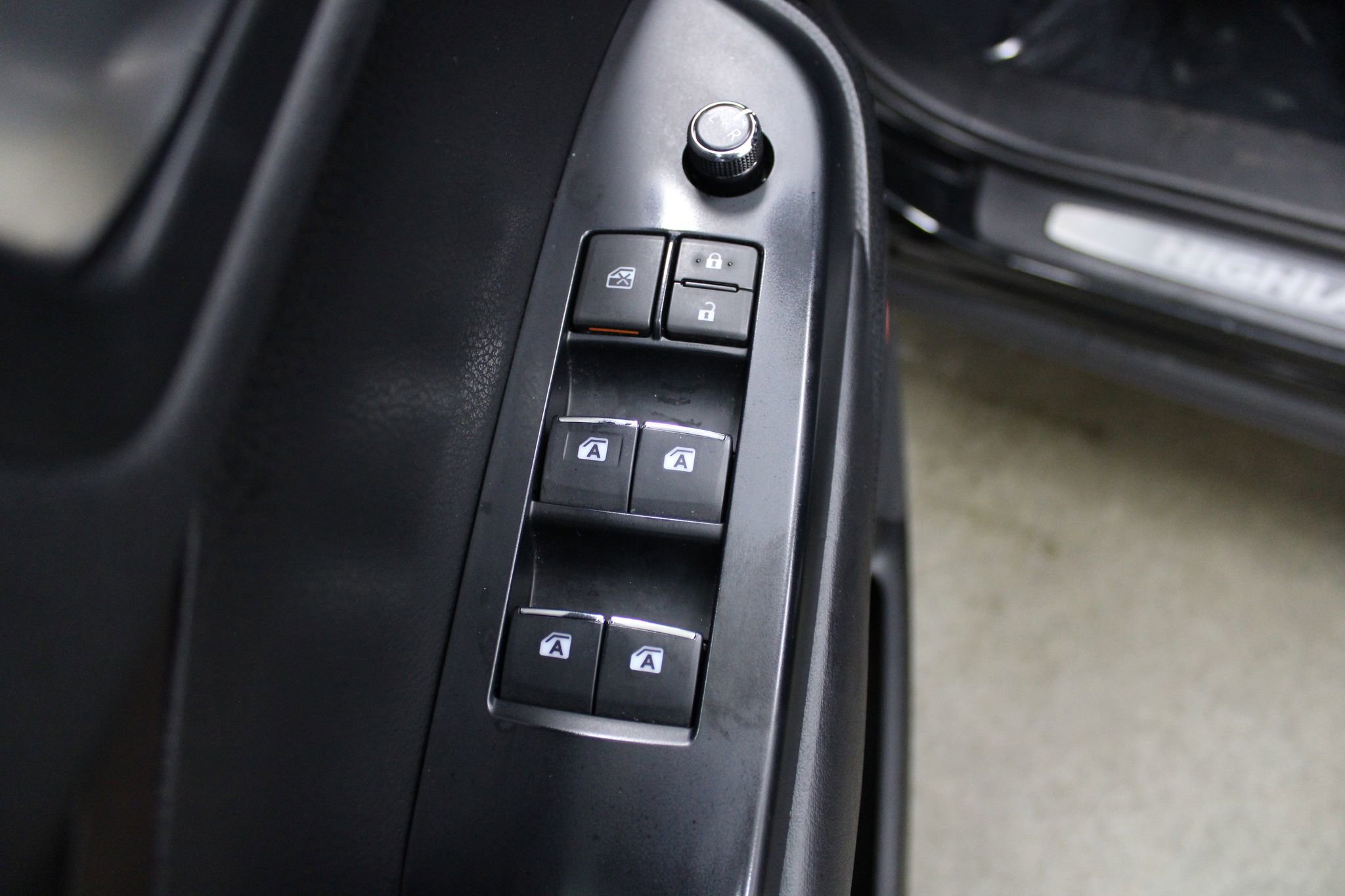 Used 2019 Toyota Highlander Limited Platinum image 45