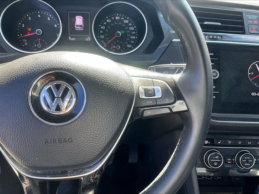 Used 2020 Volkswagen Tiguan SE image 17