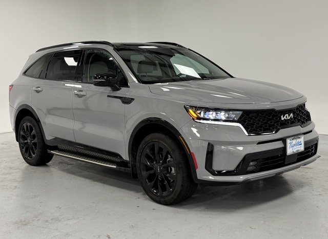 Used 2023 Kia Sorento SX image 4