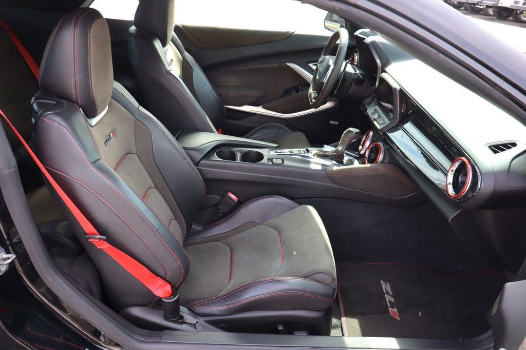Used 2018 Chevrolet Camaro ZL1 RWD image 22