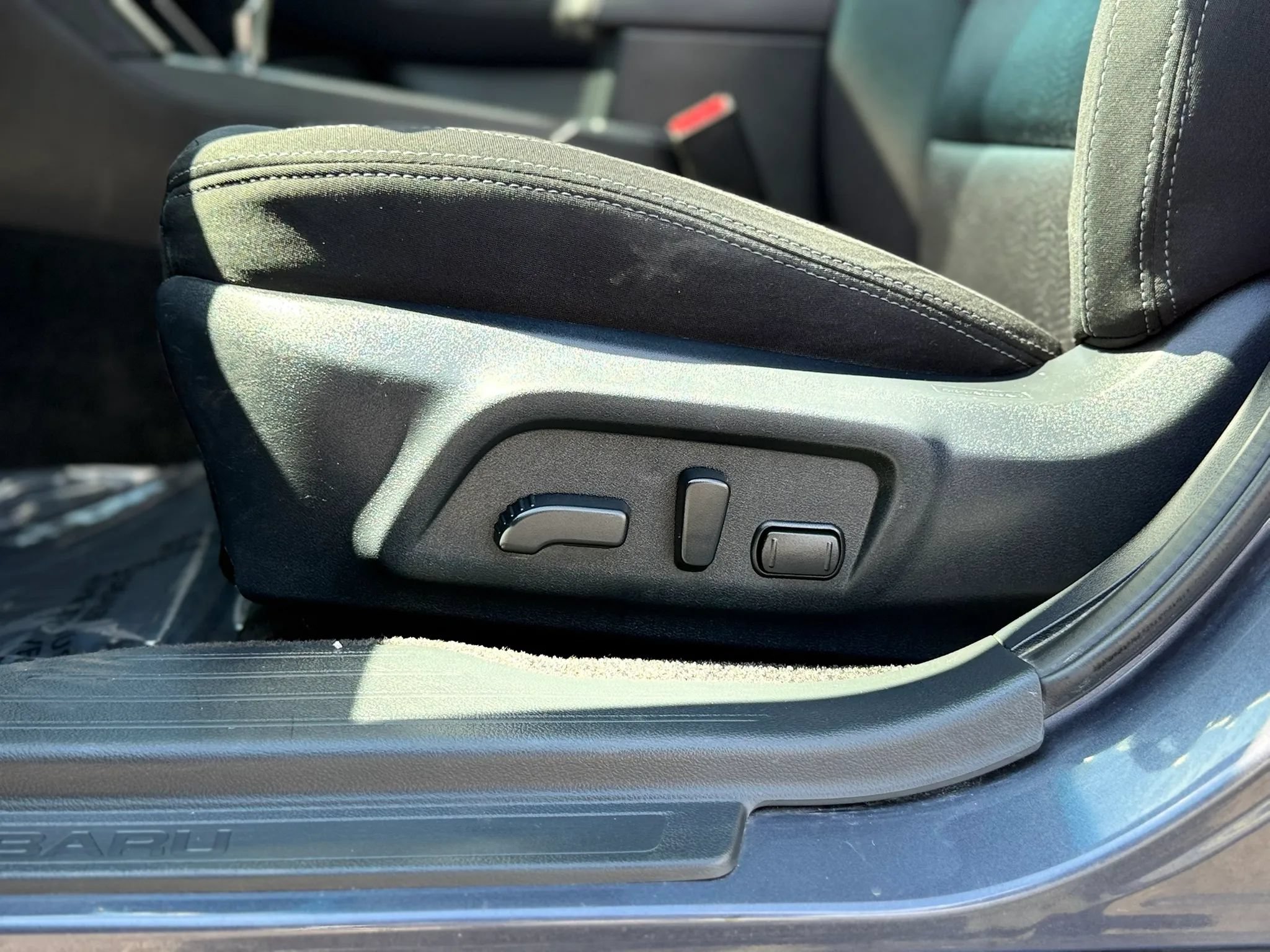 Used 2015 Subaru Legacy 2.5i Premium w/ Moonroof Package AWD/4WD image 34