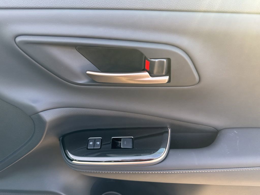 Used 2024 Toyota Crown Platinum AWD/4WD image 18