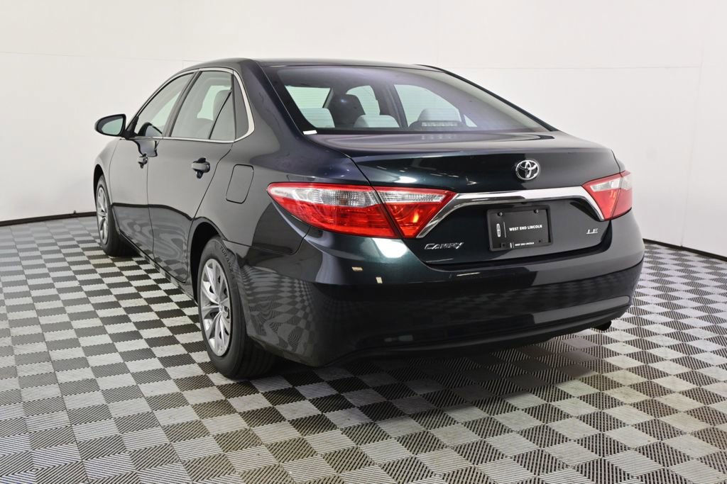 Used 2015 Toyota Camry LE image 4