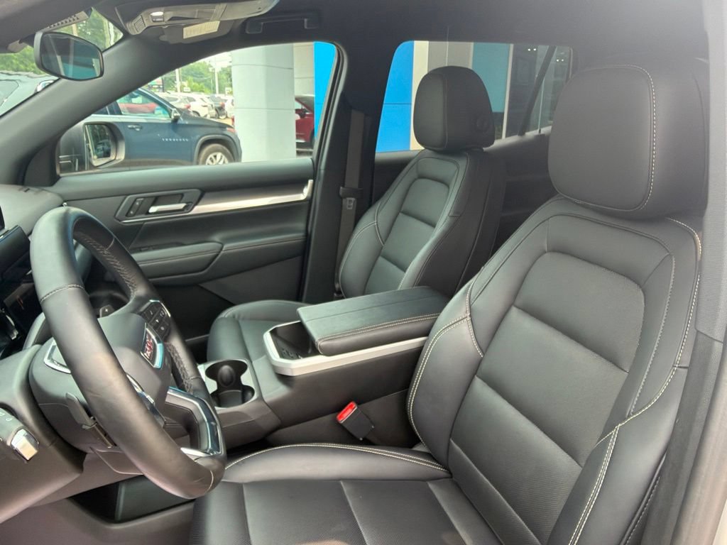 Certified 2025 GMC Terrain Elevation w/ Elevation Premium Package AWD/4WD image 29