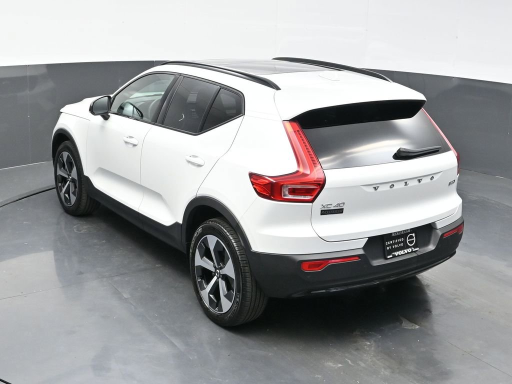 Used 2023 Volvo XC40 B5 Plus w/ Climate Package image 25