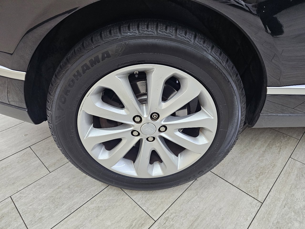 Used 2016 Land Rover Range Rover HSE image 41