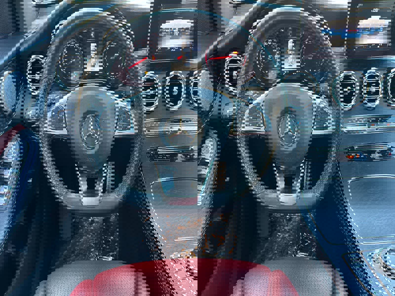 Used 2018 Mercedes-Benz GLC 300 4MATIC Coupe image 15