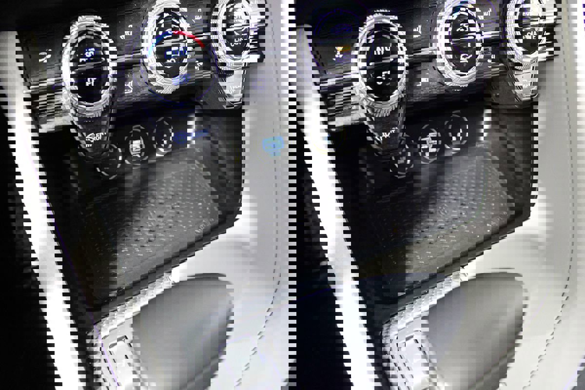 Used 2023 Genesis G70 2.0T w/ Sport Prestige Package image 15