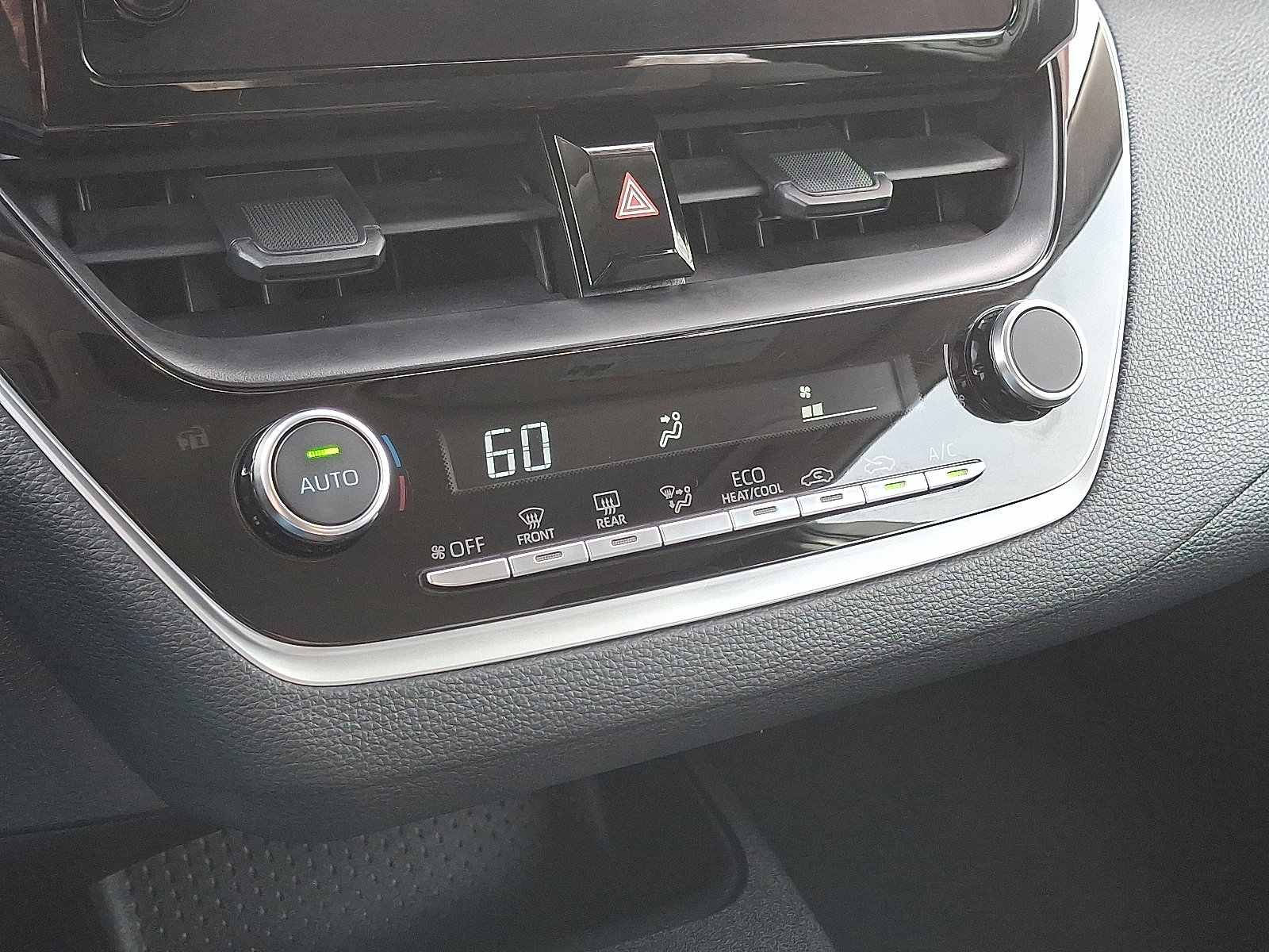 Used 2025 Toyota Corolla LE image 17