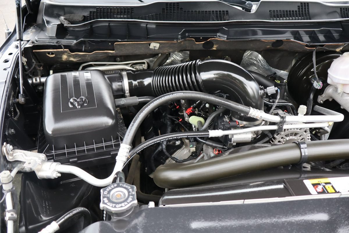 Used 2020 RAM 1500 Classic SLT RWD image 37