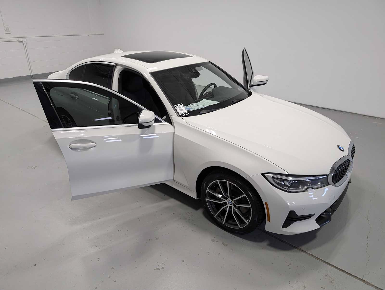 Used 2021 BMW 330i xDrive Sedan w/ Convenience Package AWD/4WD image 16
