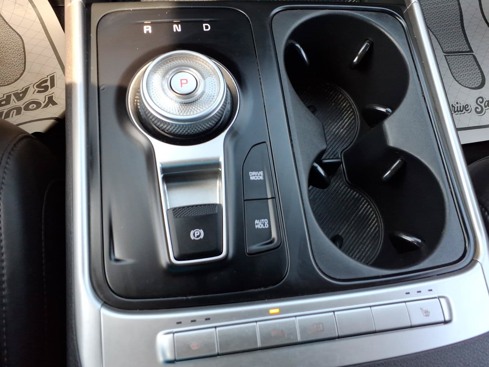 Used 2025 Kia Carnival LXS FWD image 11