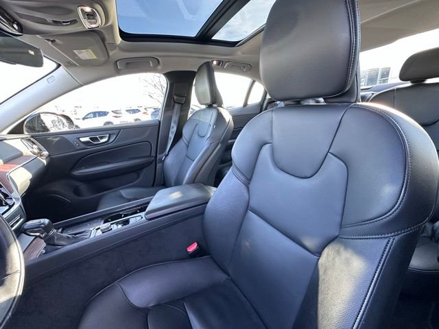 Used 2021 Volvo S60 T6 Momentum w/ Advanced Package image 14