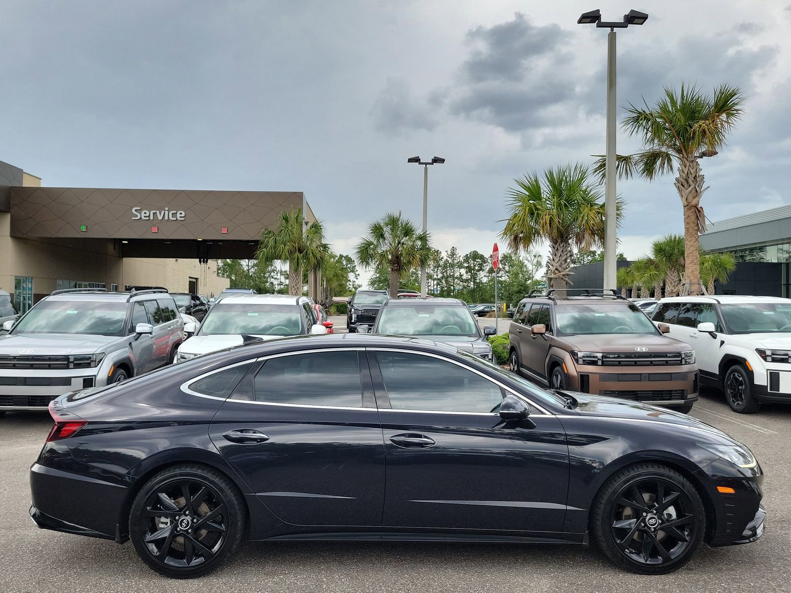 Used 2023 Hyundai Sonata SEL Plus w/ Preferred Accessory Package FWD image 2