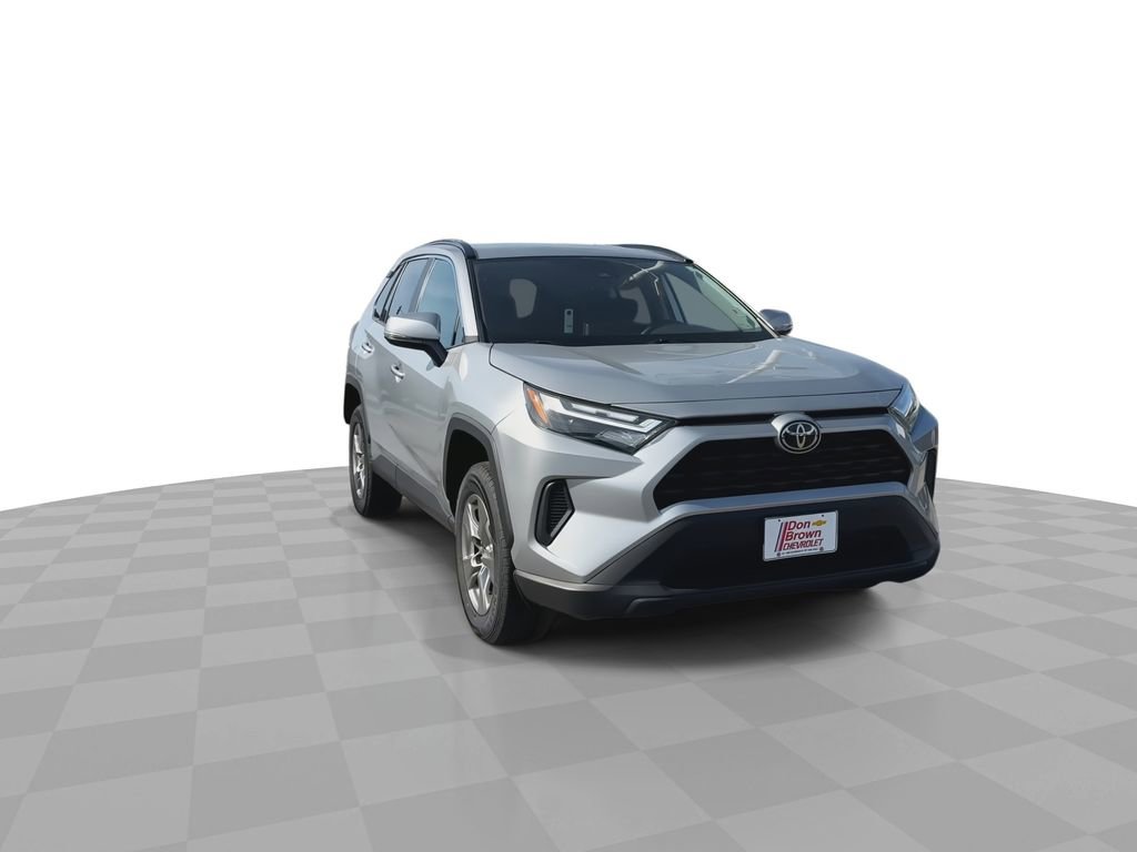Used 2024 Toyota RAV4 XLE FWD image 3