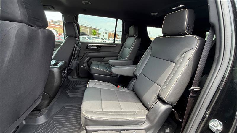 Used 2026 Chevrolet Suburban Premier RWD image 46