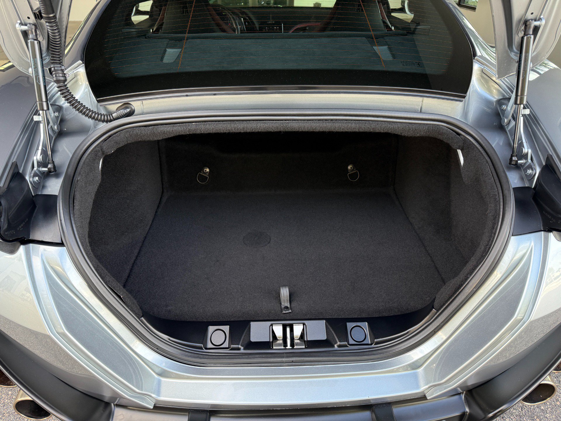 Used 2021 Ferrari Roma RWD image 34