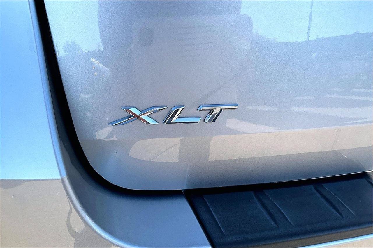 Used 2021 Ford Explorer XLT AWD/4WD image 26