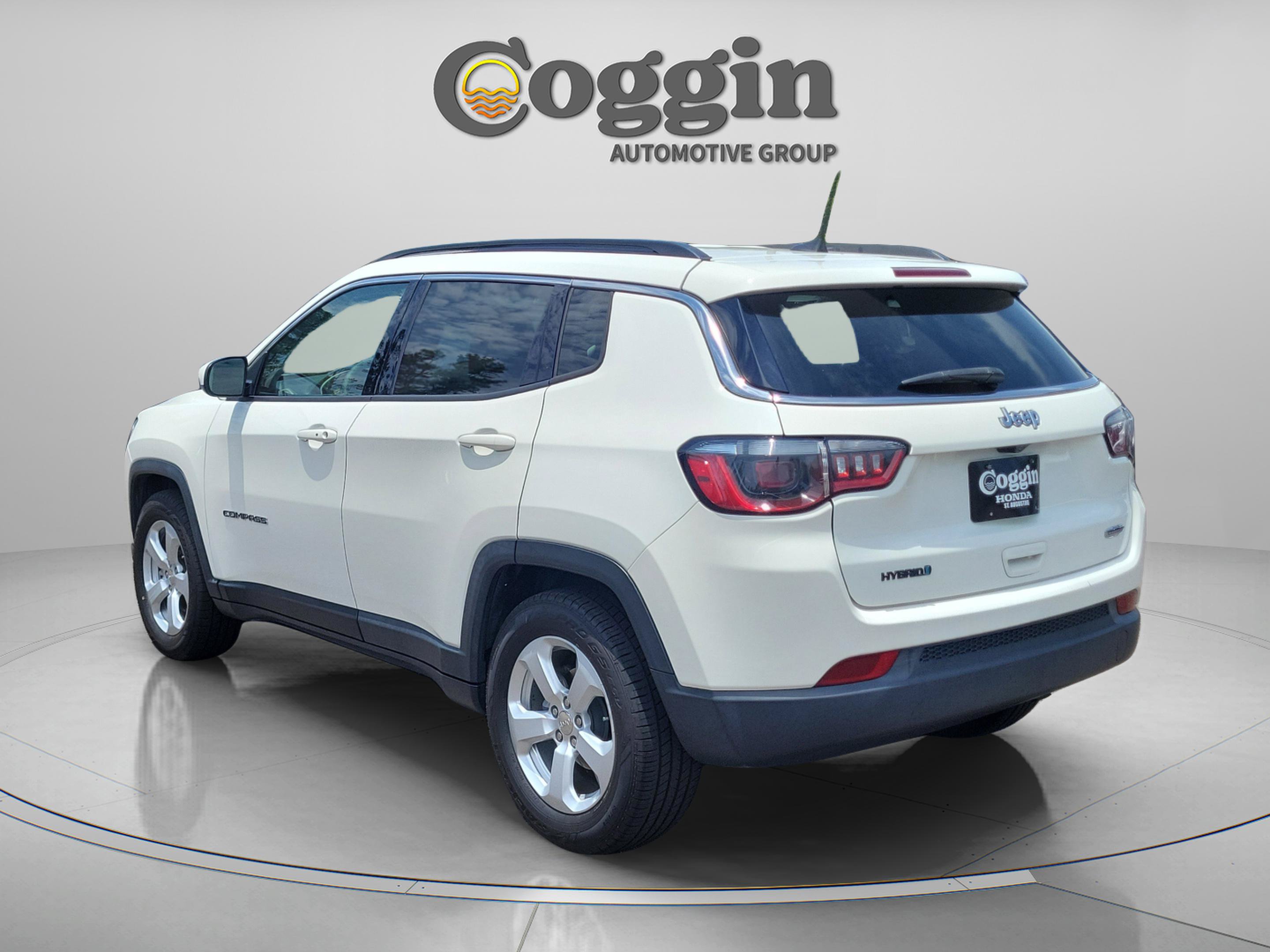 Used 2021 Jeep Compass Latitude FWD image 3