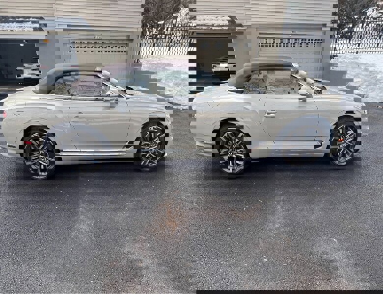 Used 2023 Bentley Continental GT image 3