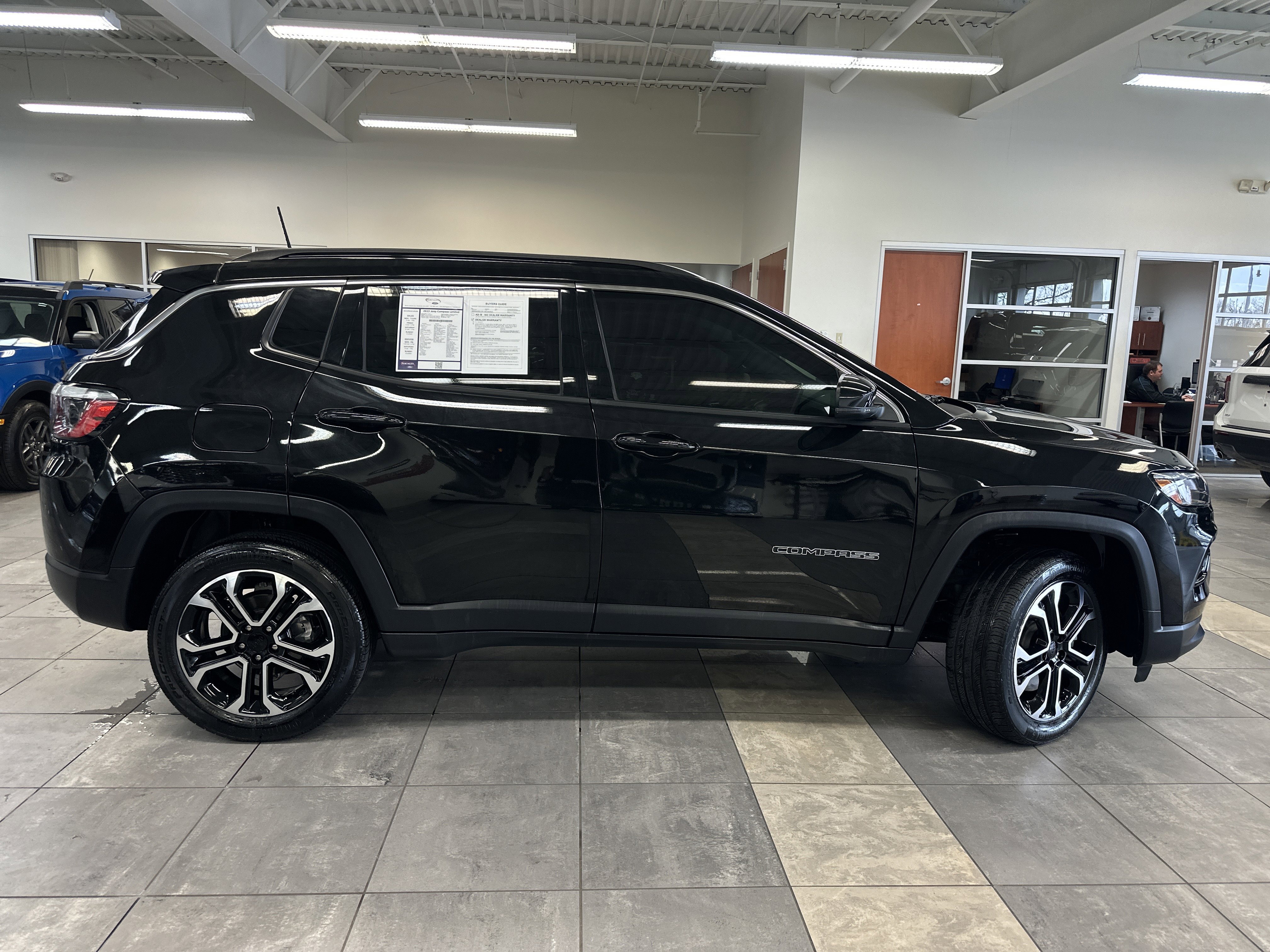 Used 2023 Jeep Compass Limited w/ Sun and Sound Group image 12