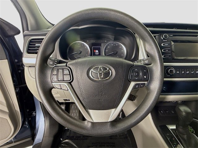 Certified 2019 Toyota Highlander LE image 11