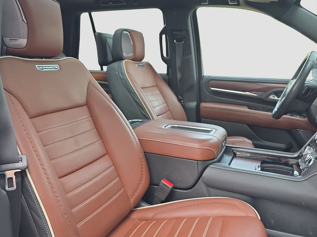 Used 2023 GMC Yukon Denali Ultimate AWD/4WD image 17