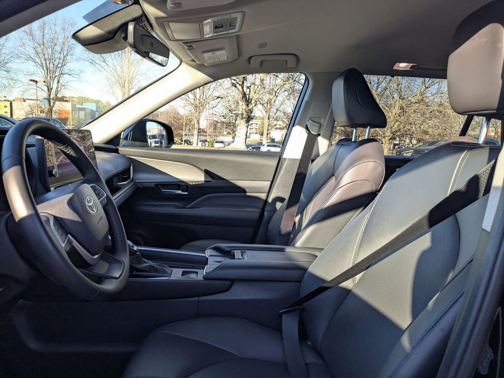 Used 2025 Toyota Grand Highlander XLE image 24