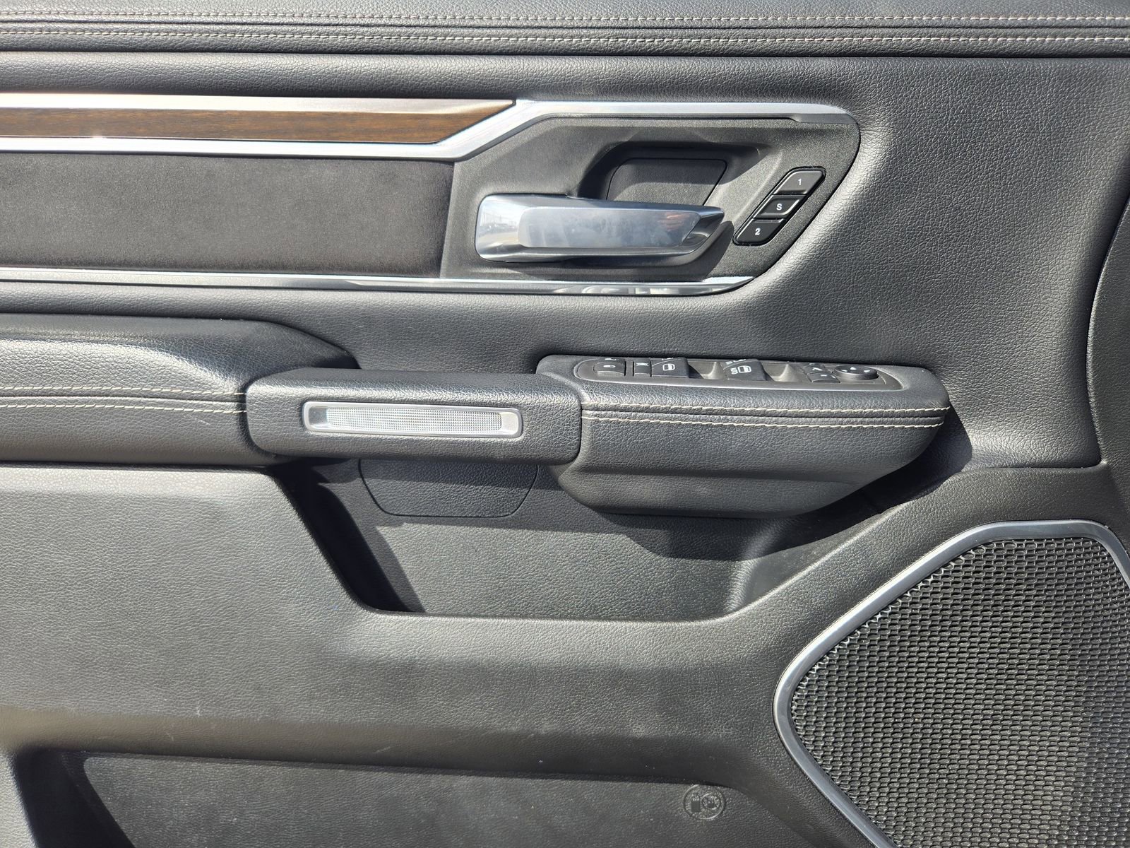 Used 2021 RAM 1500 Laramie RWD image 26