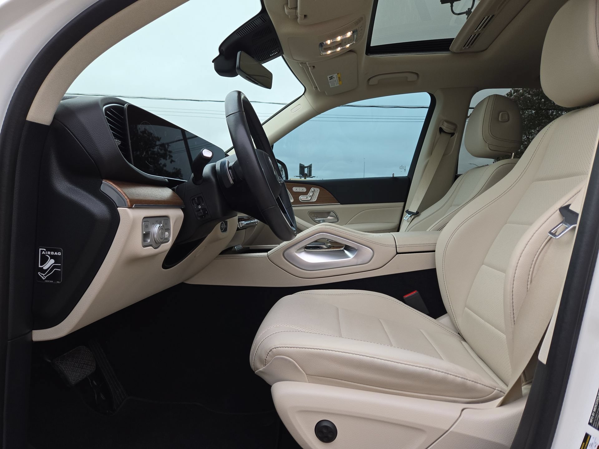 Used 2024 Mercedes-Benz GLE 450 4MATIC image 16