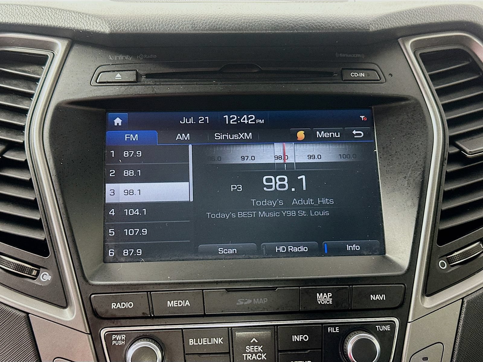 Used 2018 Hyundai Santa Fe Sport w/ 2.0T Ultimate Tech Package 05 AWD/4WD image 15