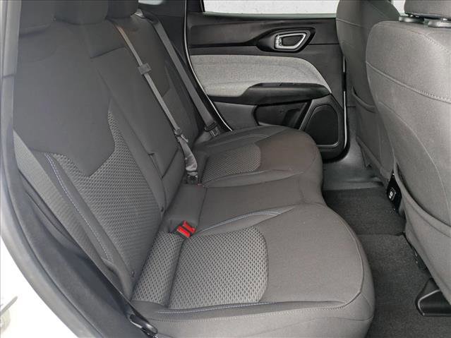 Used 2025 Jeep Compass Sport image 19