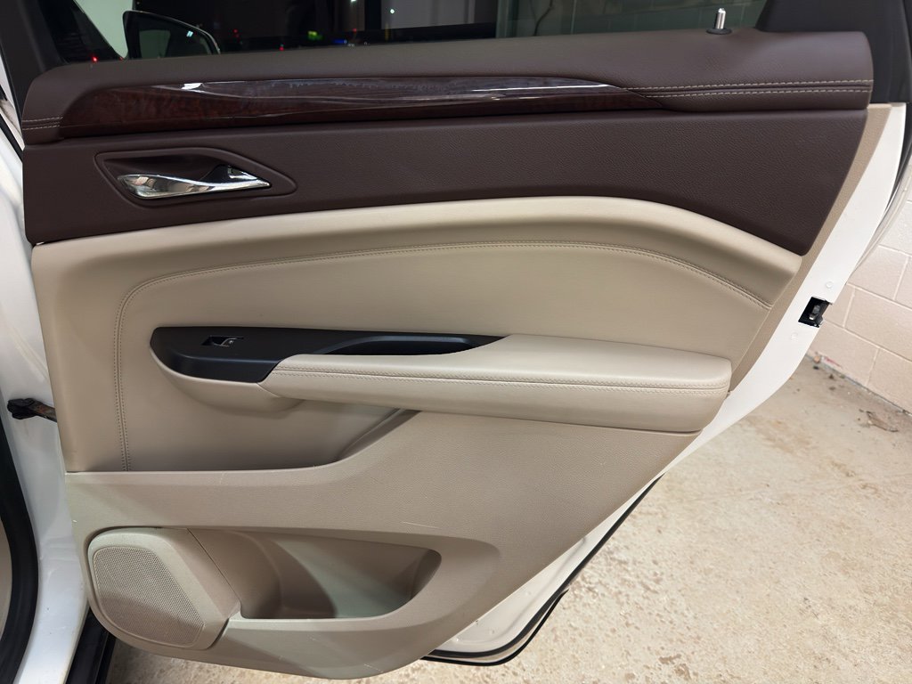 Used 2015 Cadillac SRX Luxury image 25