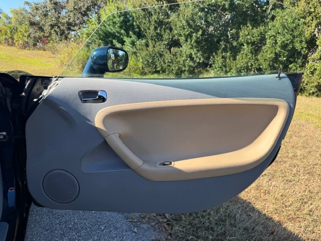 Used 2007 Pontiac Solstice Convertible w/ Premium Package image 11