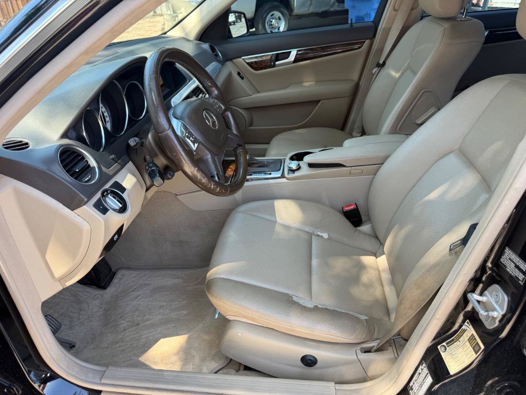 Used 2012 Mercedes-Benz C 300 4MATIC Sedan image 25